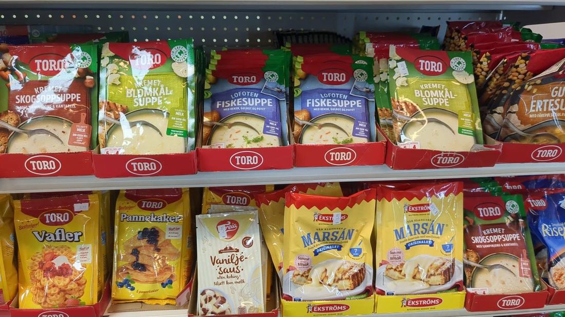 Packets of Toro Lofoten fiskesuppe, skogsoppsuppe and blomk&aring;lsuppe at Hansel Deli